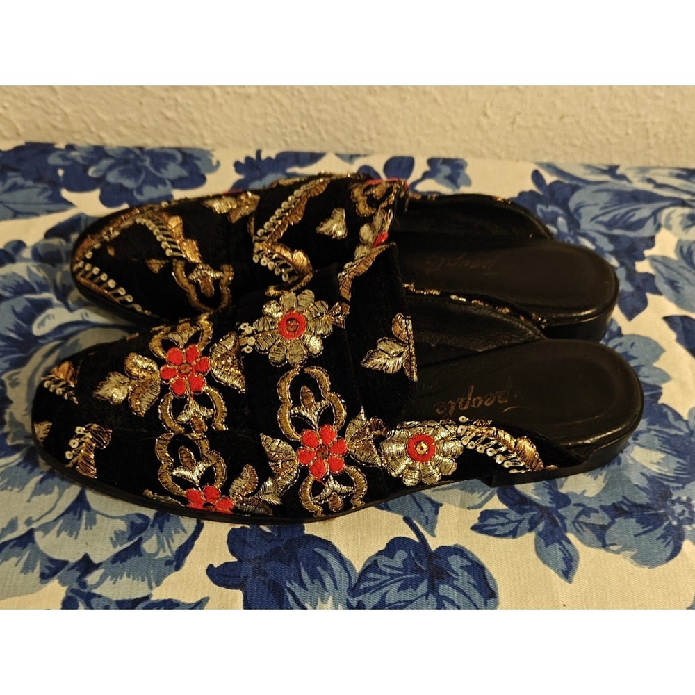 Free People Ar Ease  Mules Velvet Embroidery Loafers Shoes Slides Size 37 US 6 - Picture 4 of 9